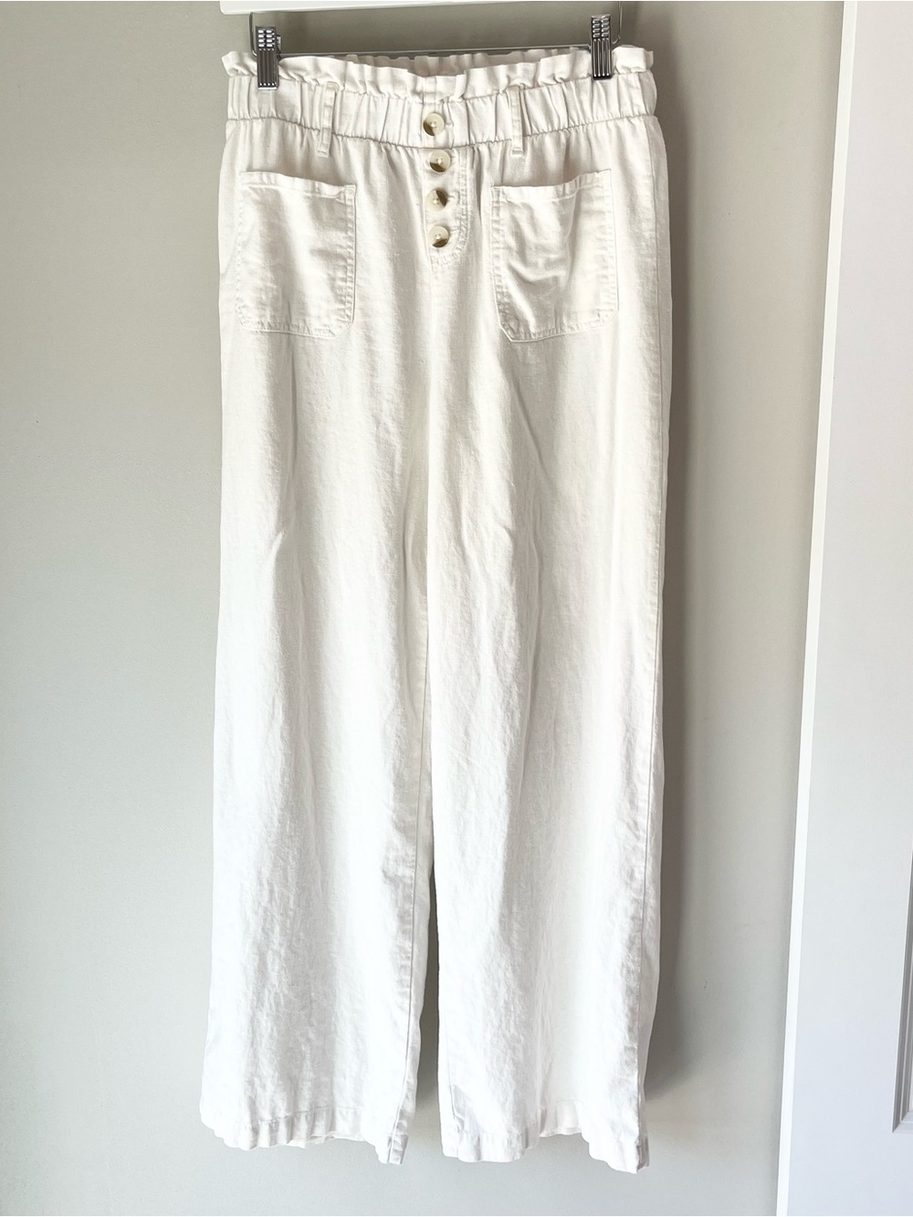 Sincerly Jules White Wide Leg Pants with Button Front Elastic Waistband Size M